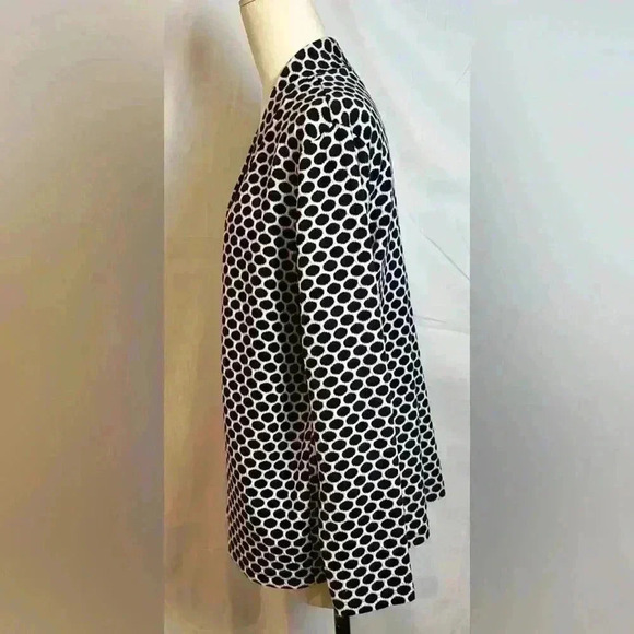 Kim Rogers Black & White Abstract Design Cardigan  (Size XL) - Picture 3 of 8